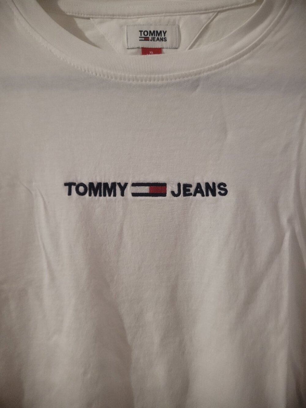 NWOT Tommy Hilfiger Classic Vintage Style T-Shirt - Picture 2 of 5